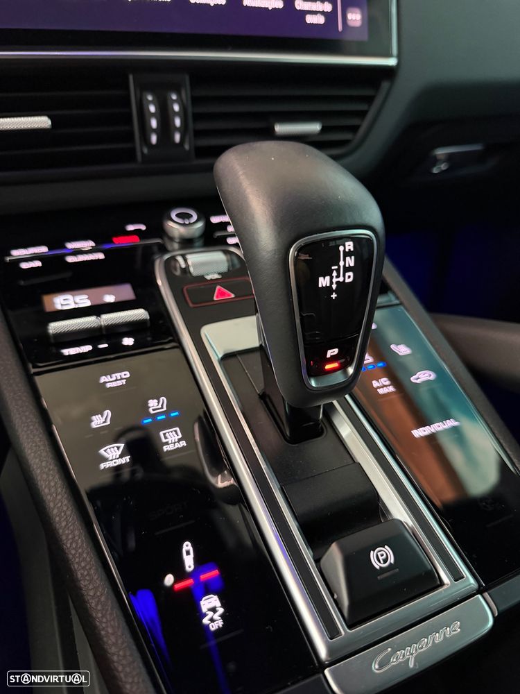 Porsche Cayenne Coupé E-Hybrid Platinum Edition - 29