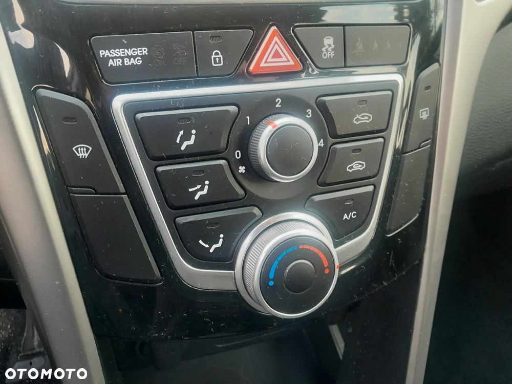 Hyundai i30 1.6 CRDI Trend - 13