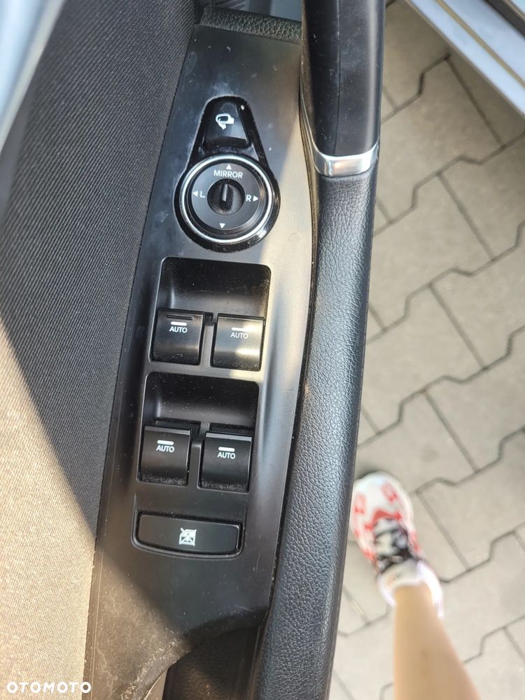 Hyundai i40 2.0 GDI Comfort + - 18