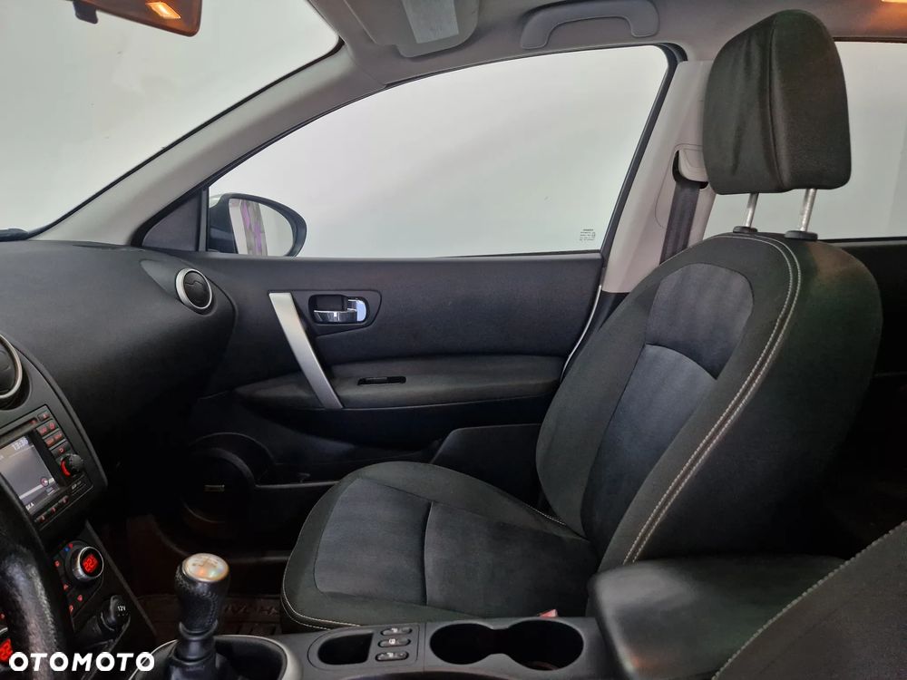 Nissan Qashqai+2 - 23