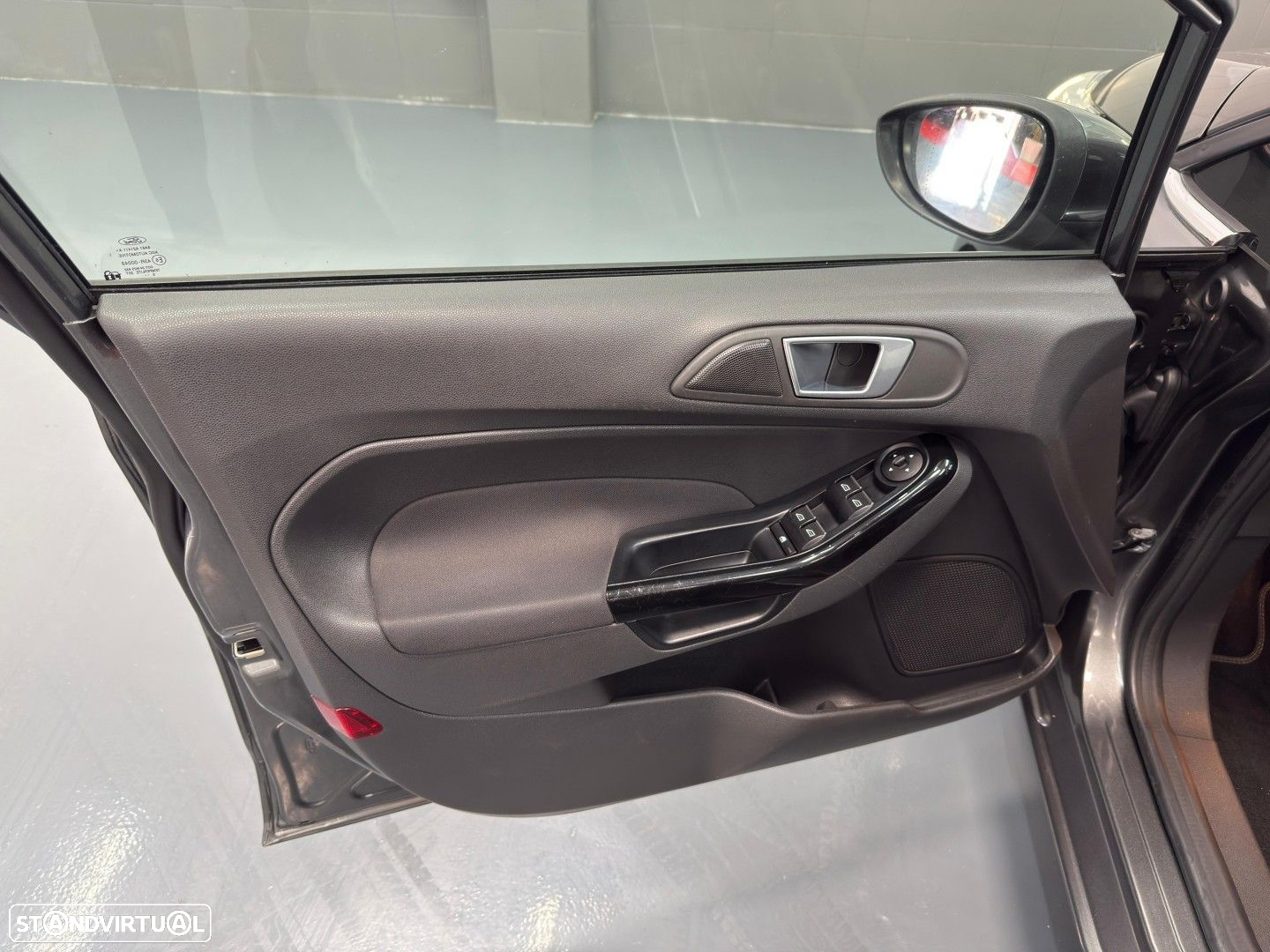 Ford Fiesta 1.0 T EcoBoost Titanium PowerShift - 12