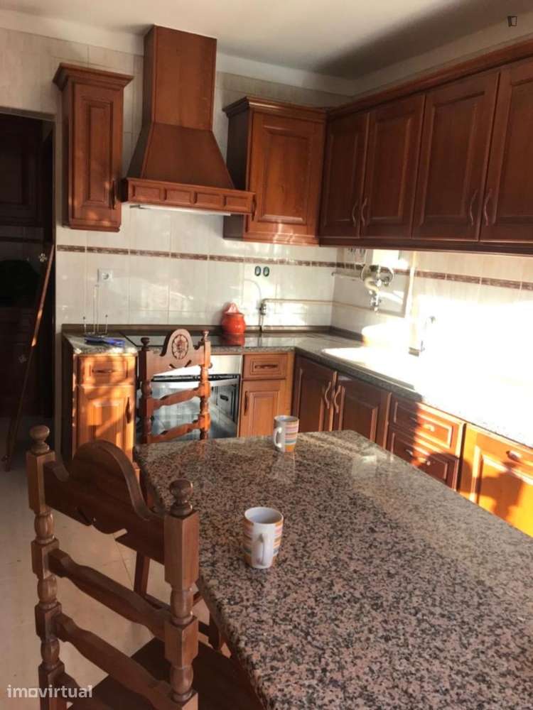 Quarto - localizado em Montes Claros Coimbra - Grande imagem: 4/8