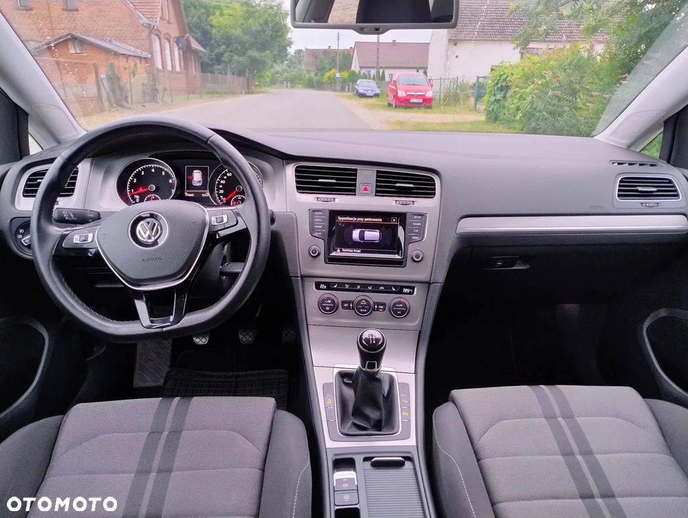 Volkswagen Golf - 6
