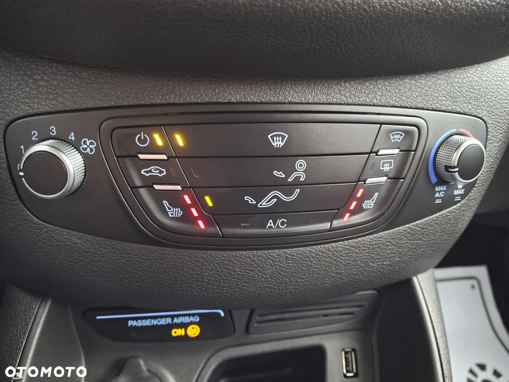 Ford Tourneo Courier 1.0 EcoBoost Ambiente - 24