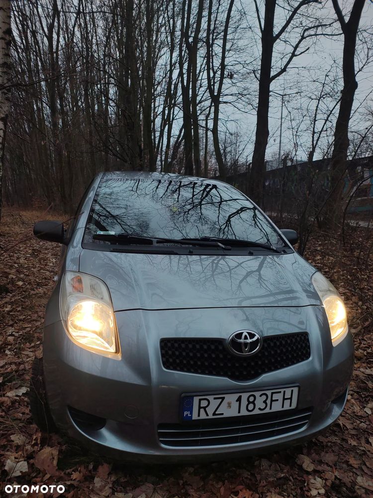 Toyota Yaris 1.3 Terra - 6