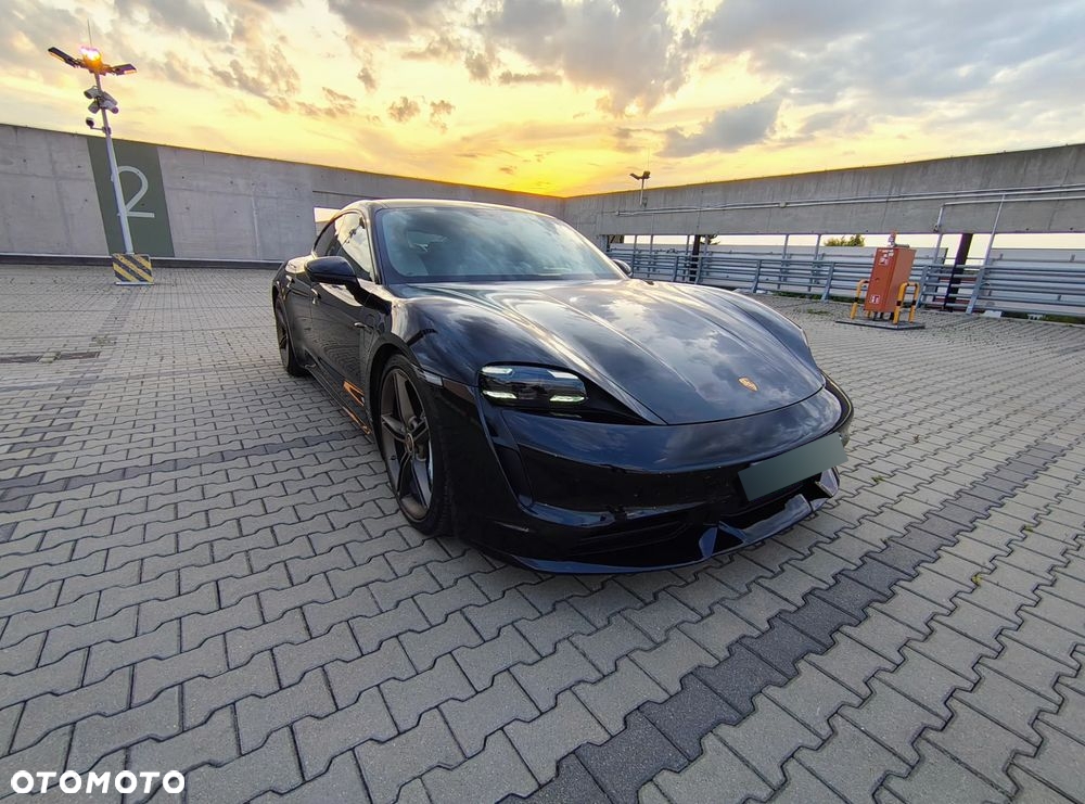 Porsche Taycan - 4