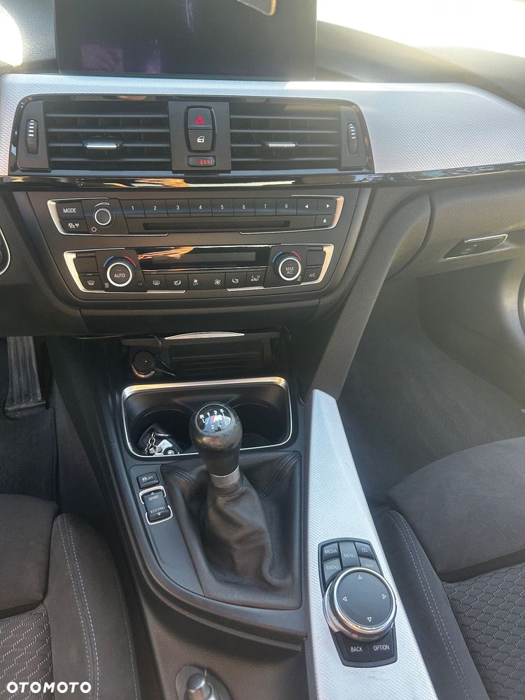 BMW Seria 3 316i M Sport - 10