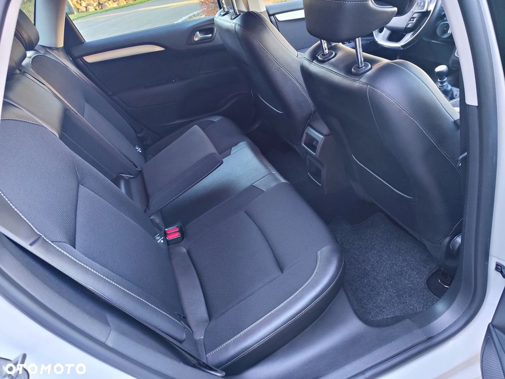 Citroën C4 e-HDi 110 Stop/Start System Selection - 31