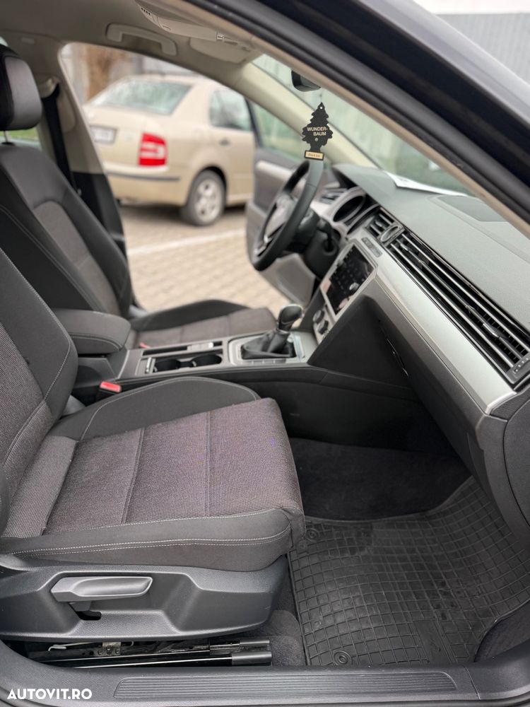 Volkswagen Passat - 10