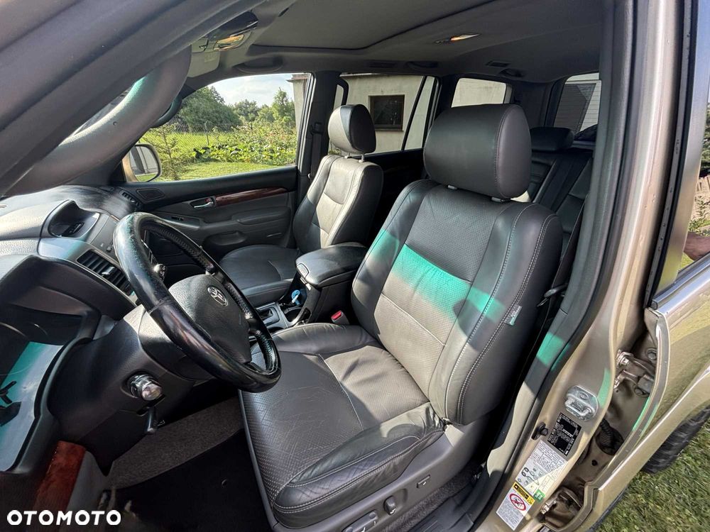 Toyota Land Cruiser - 5