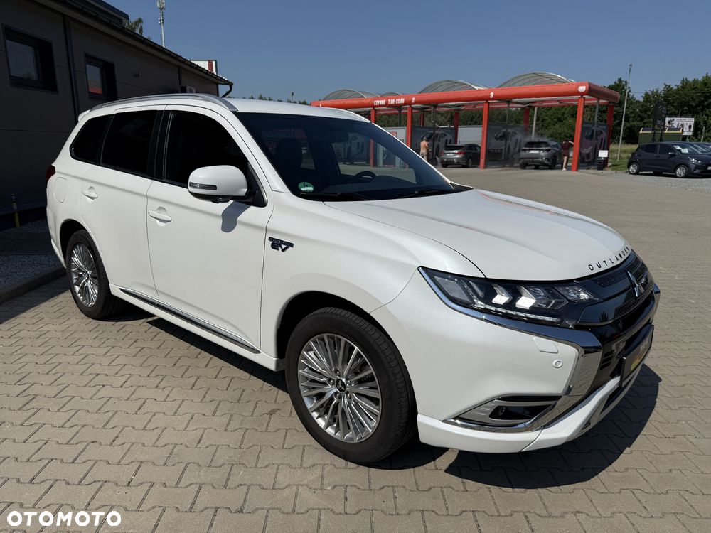 Mitsubishi Outlander 2.4 4WD Top - 10