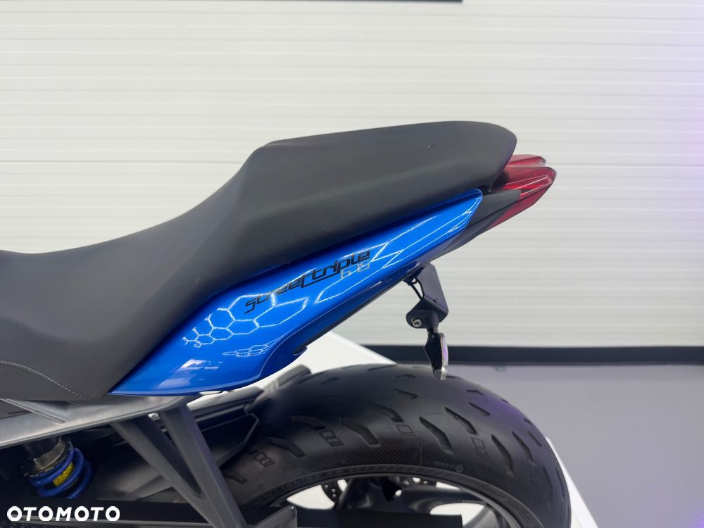 Triumph Street Triple - 10