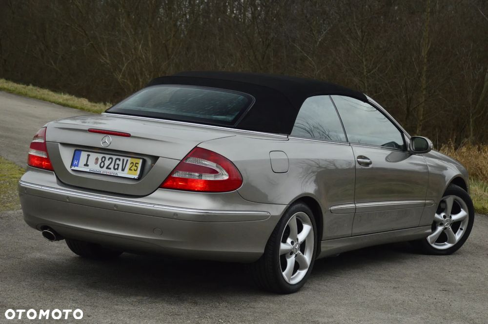 Mercedes-Benz CLK - 16