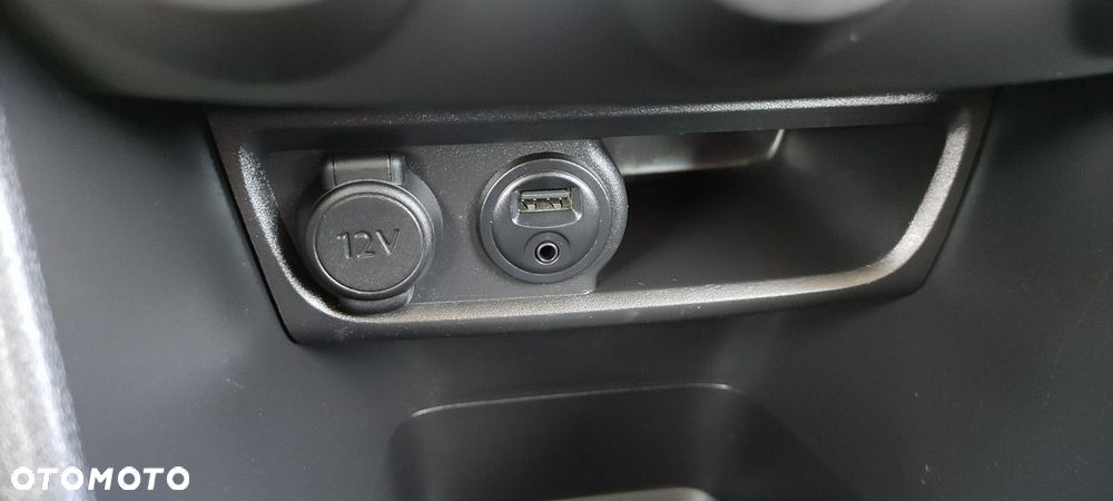 Peugeot 208 - 31