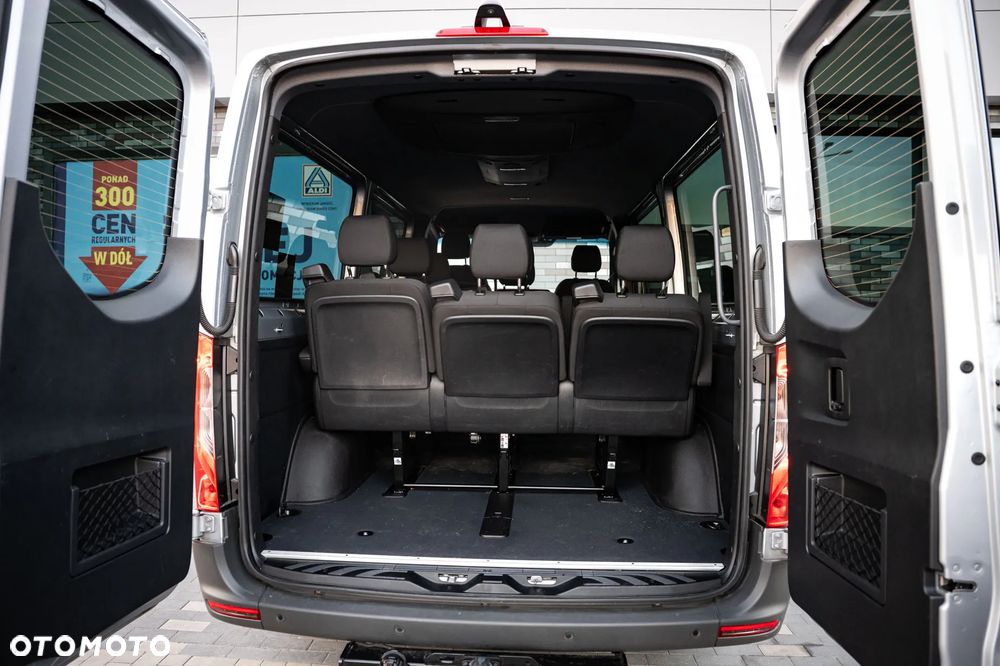 Mercedes-Benz Sprinter - 16
