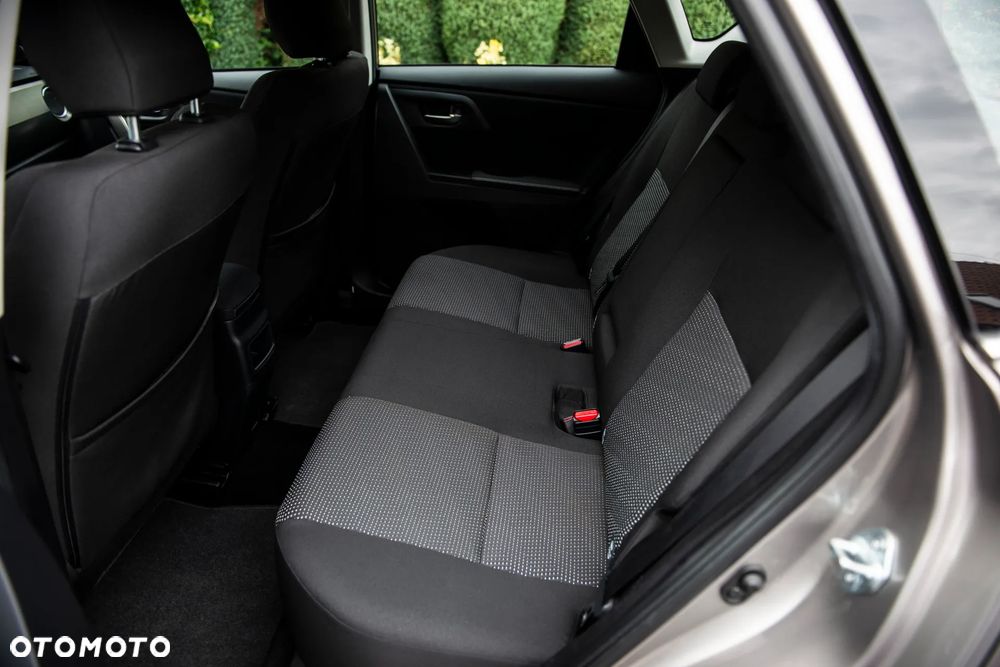 Toyota Auris 1.6 Valvematic Edition - 30