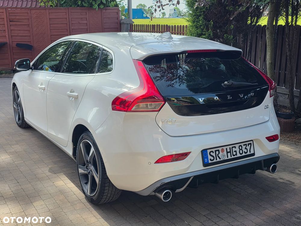 Volvo V40 D2 R Design - 5