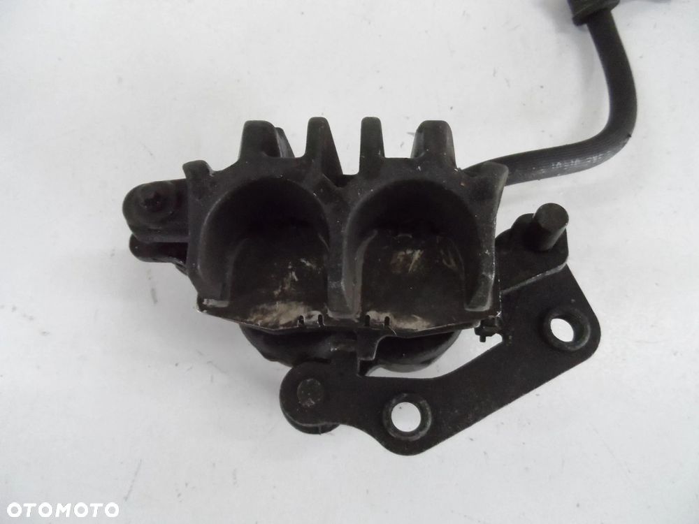 SUZUKI DL 650  zacisk hamulcowy przód P,L - 6