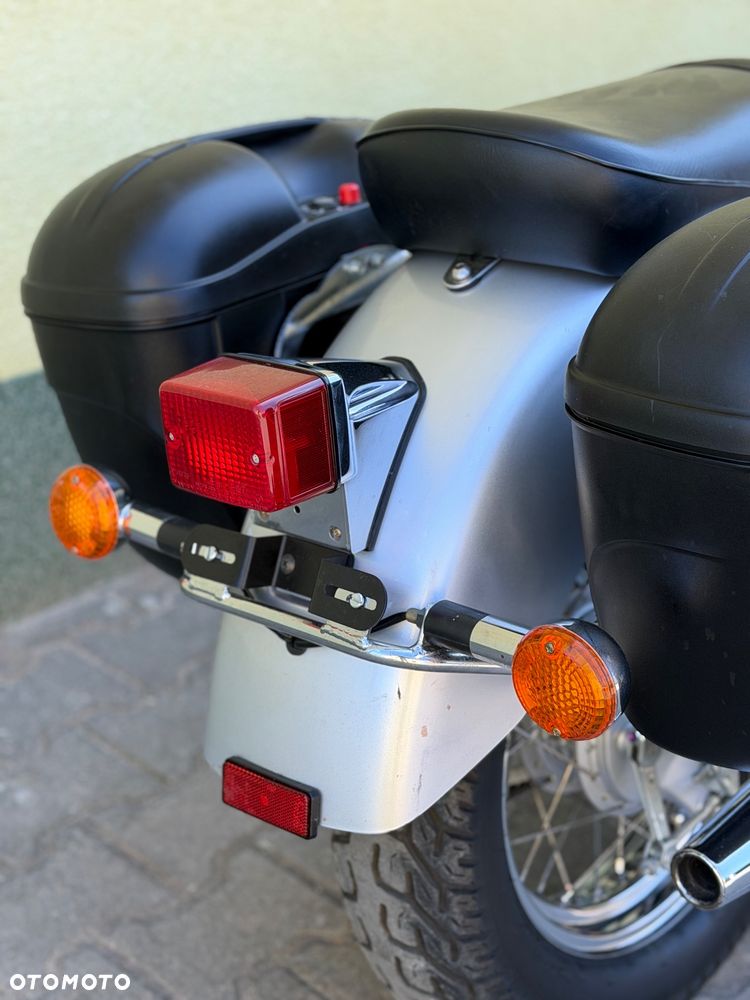 Suzuki Intruder - 13