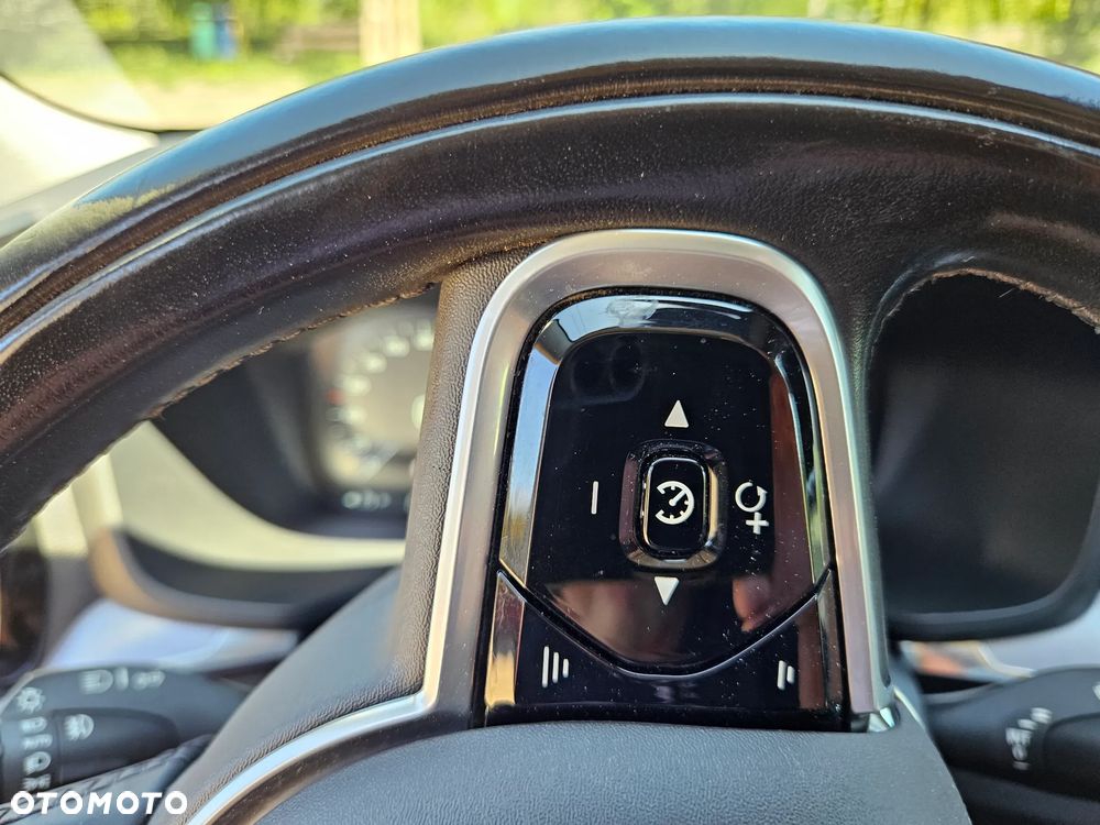 Volvo V60 D4 Momentum Pro - 19