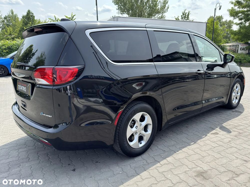 Chrysler Pacifica - 3