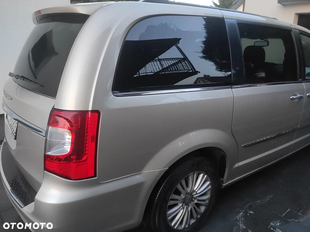 Chrysler Town & Country 3.6 Limited - 4