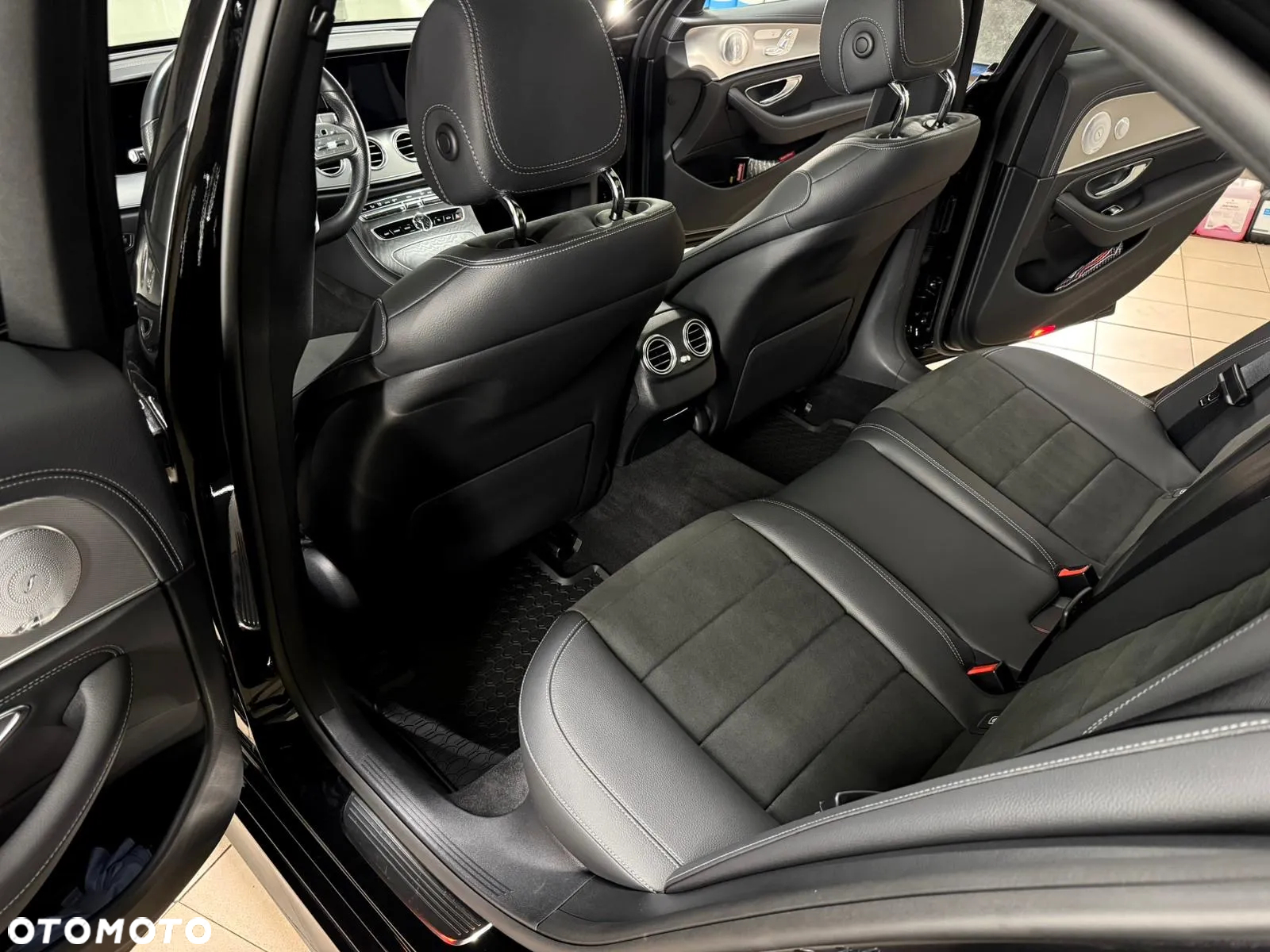Mercedes-Benz Klasa E 220 d 4-Matic Business Edition 9G-TRONIC - 6