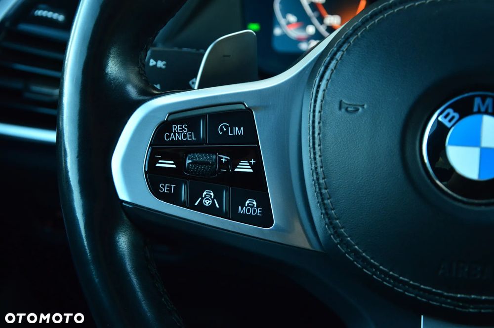 BMW X6 M50i - 26