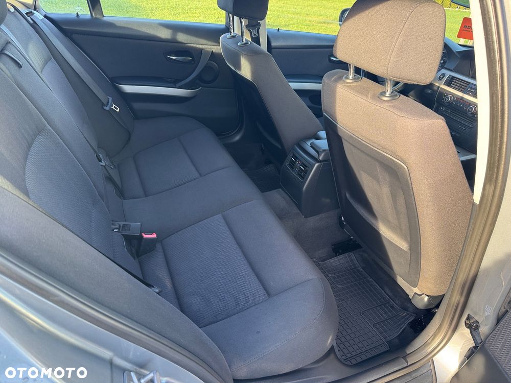 BMW Seria 3 316d - 24