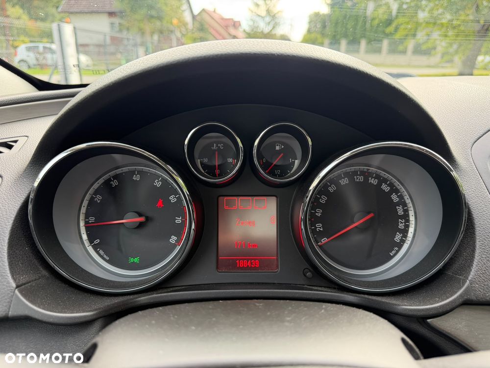 Opel Insignia - 17