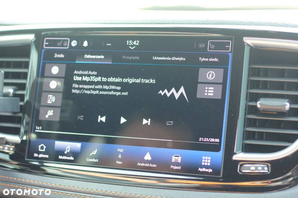 Chrysler Pacifica - 36