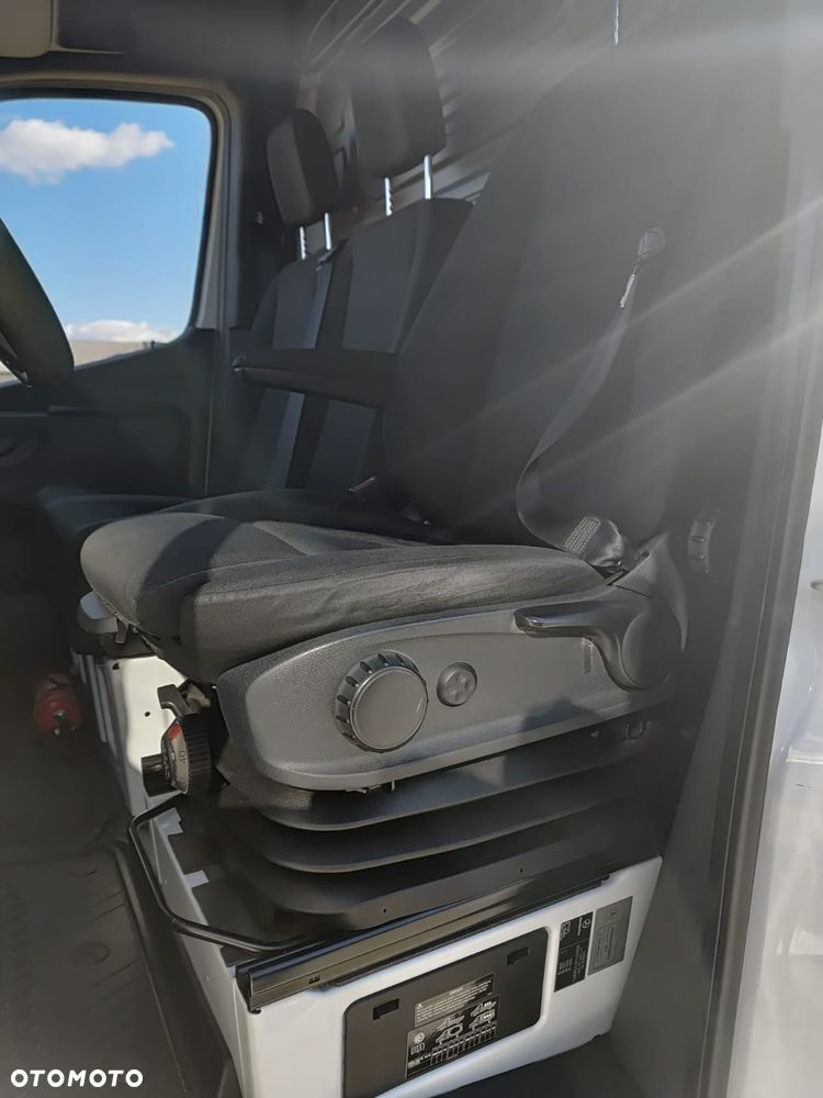 Mercedes-Benz SPRINTER - 13