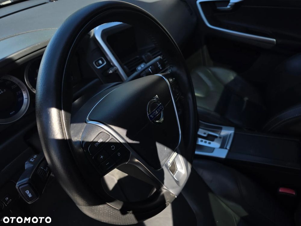 Volvo XC 60 D5 AWD Geartronic Summum - 23