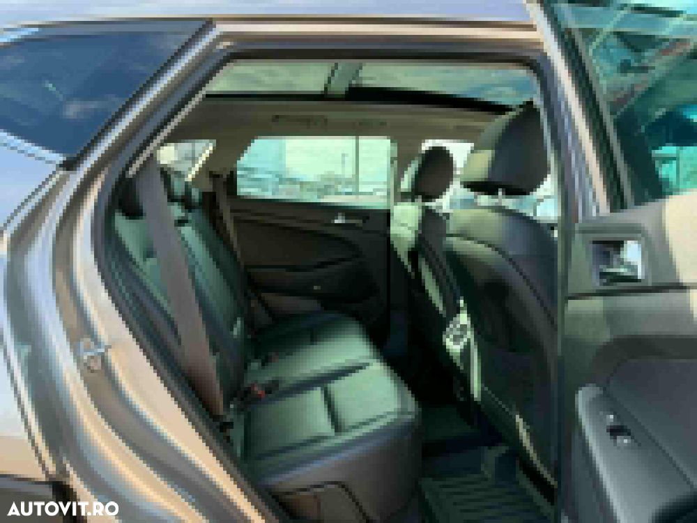 Hyundai Tucson 2.0 CRDI 4WD 8AT Luxury - 17