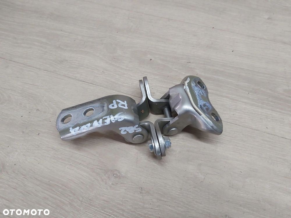 TOYOTA Sienna XL30 11-20r zawias zawiasy drzwi prawy przód - 1
