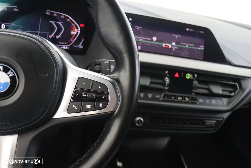 BMW 116 d Pack Desportivo M Auto - 11