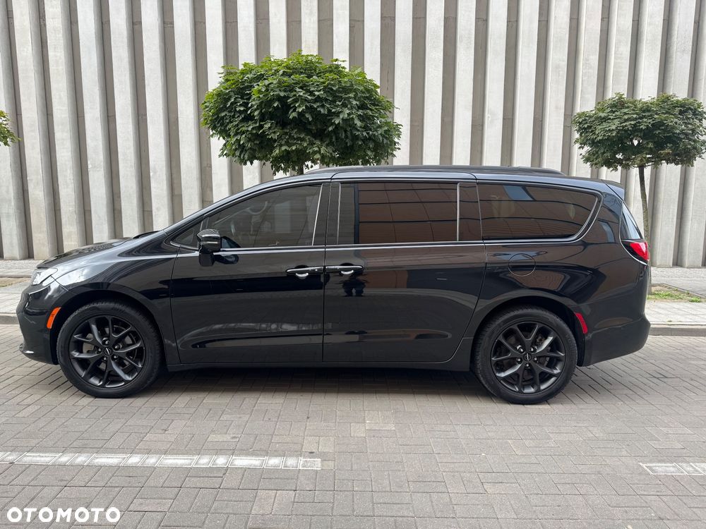 Chrysler Pacifica - 11