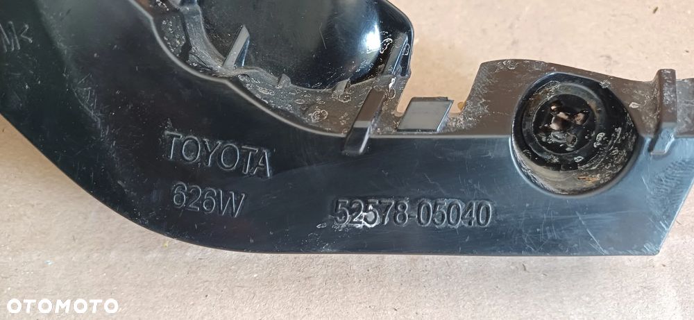 Toyota Avensis T27 III sedan lewy ślizg zderzaka tylnego tył 5257805040 - 2