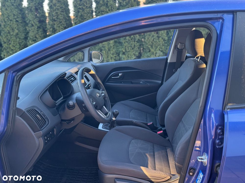 Kia Rio - 4
