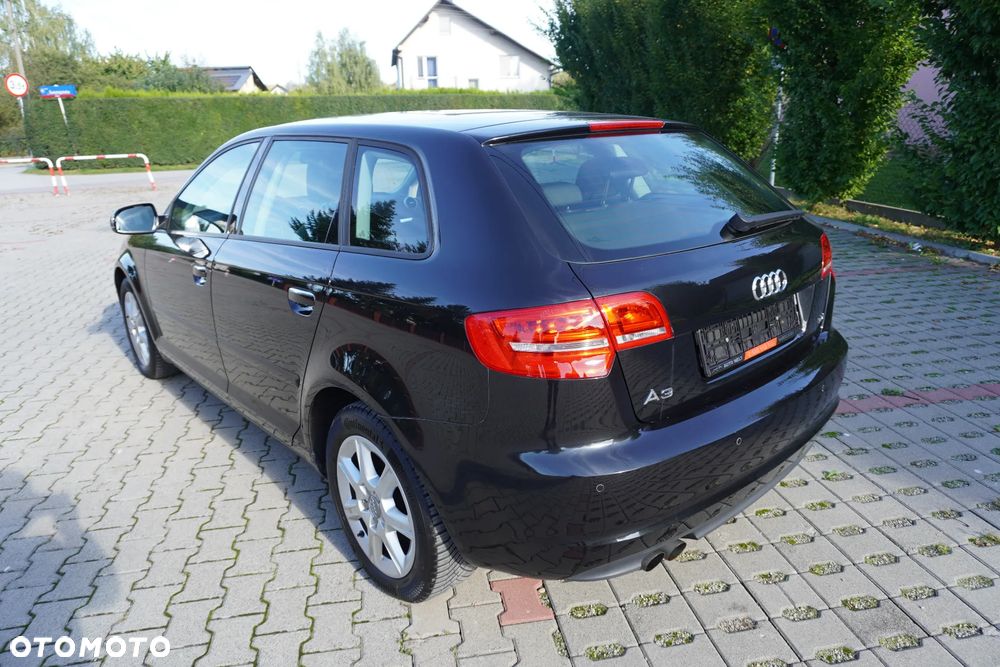 Audi A3 Sportback 2.0 TDI DPF Attraction - 5