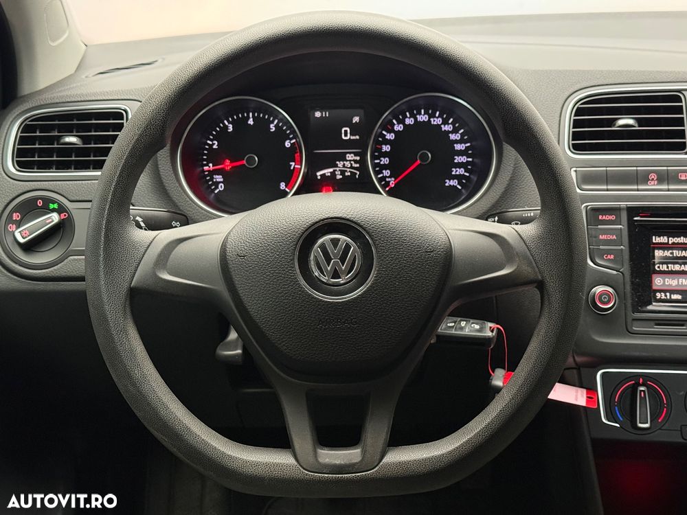 Volkswagen Polo - 8