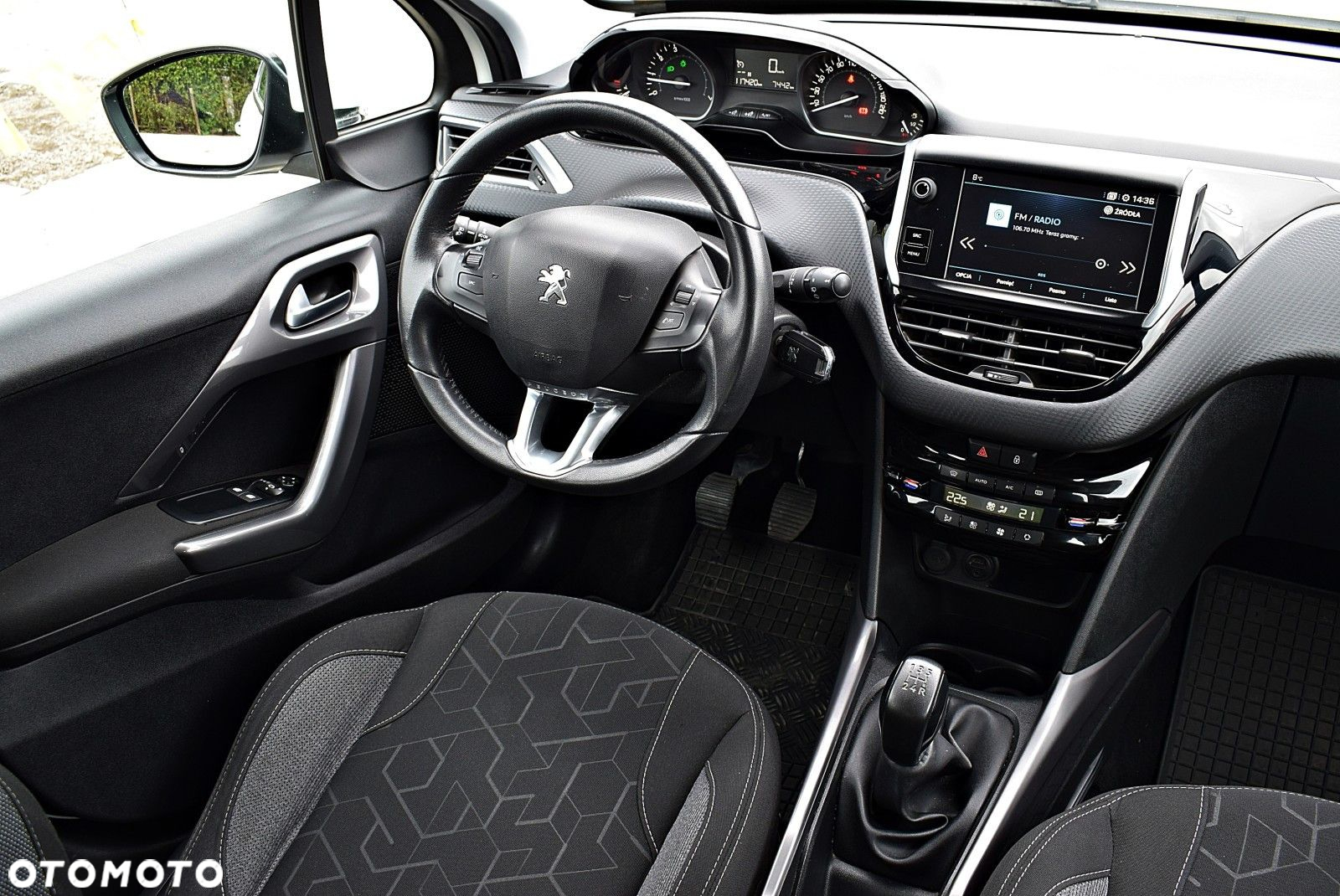 Peugeot 2008 - 14