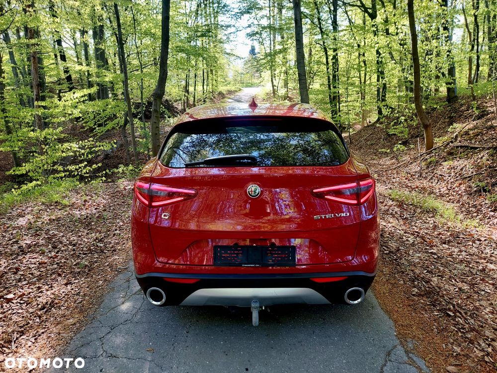 Alfa Romeo Stelvio 2.0 Turbo 16V AT8-Q4 Executive - 6