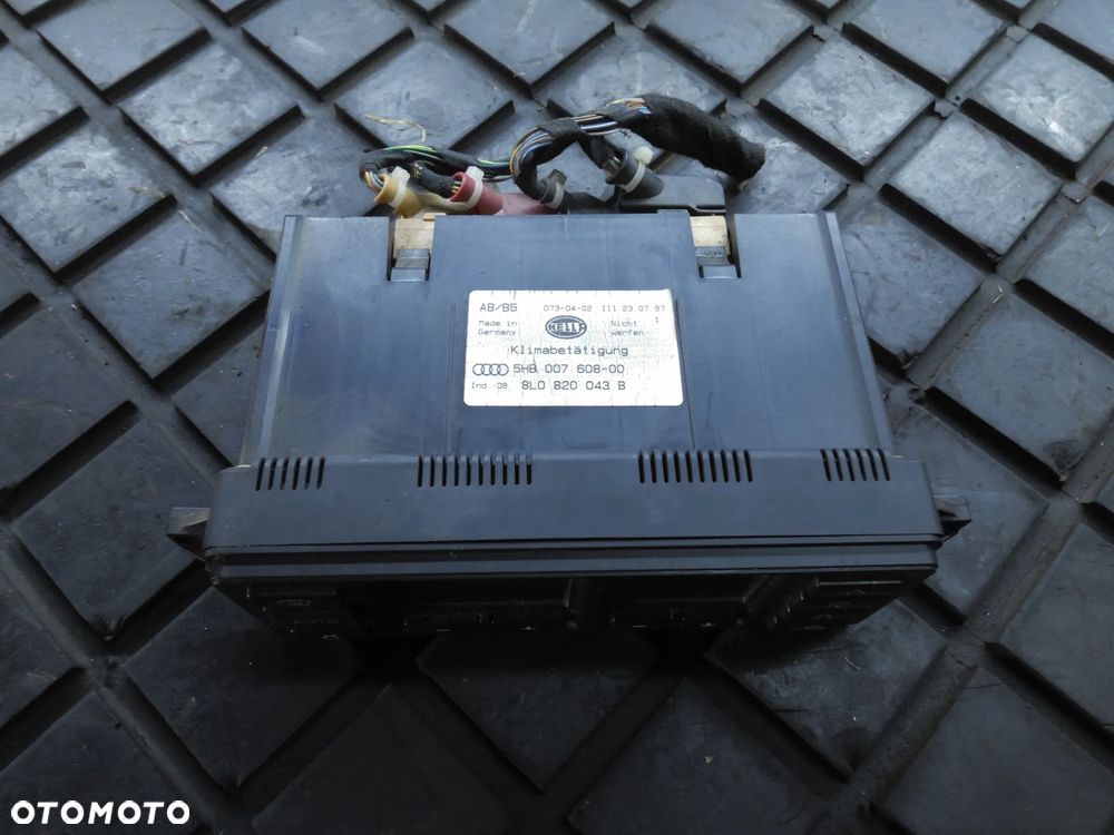 PANEL KLIMATYZACJI AUDI A3 8L 8L0820043B POSIADAM 4 SZT - 6