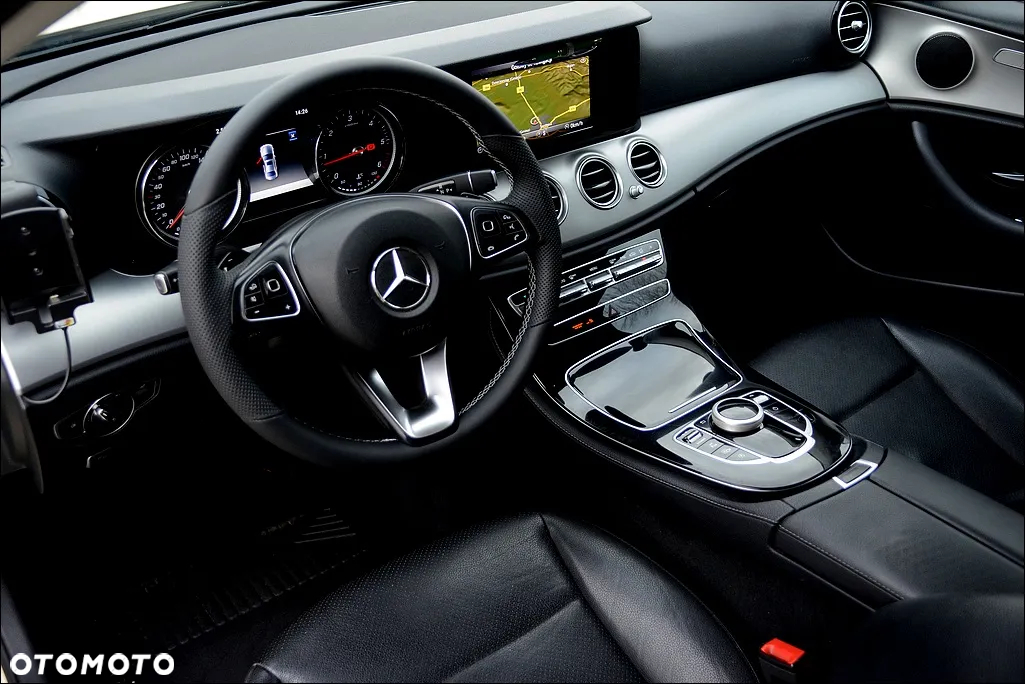Mercedes-Benz Klasa E 200 d 9G-TRONIC - 21