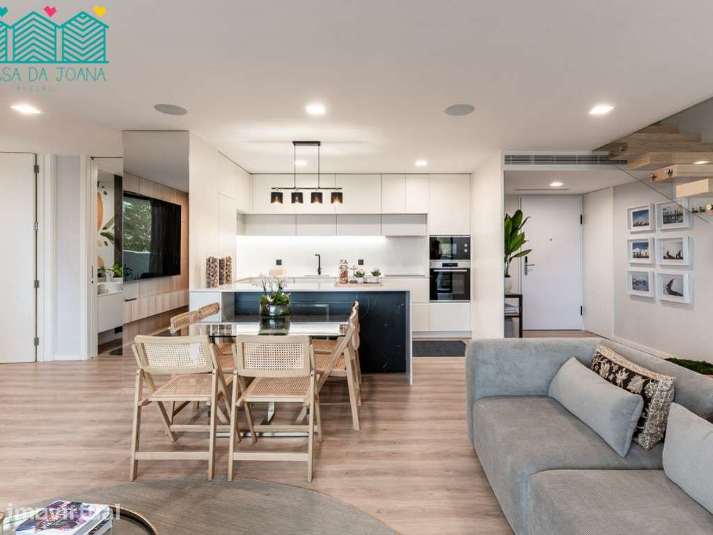 Apartamento T4 Duplex com Lugares de Garagem em Aveiro - Grande imagem: 2/22