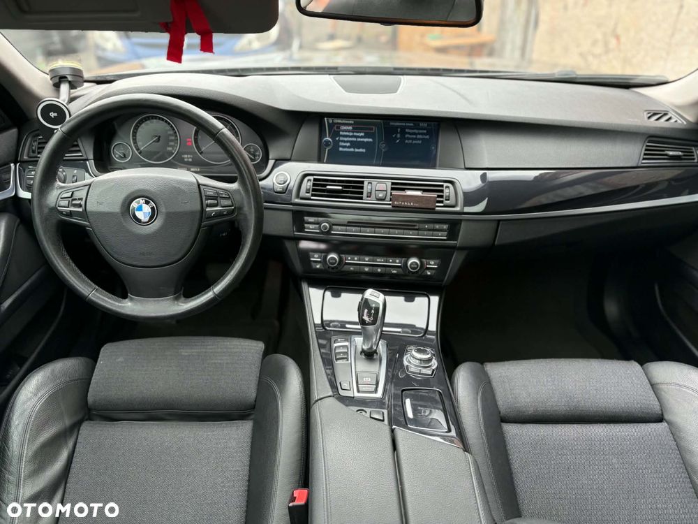BMW Seria 5 525d - 7