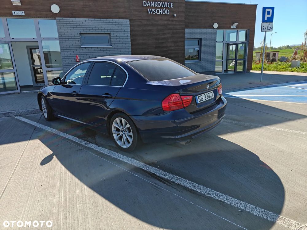BMW 320D 2011 photo 4