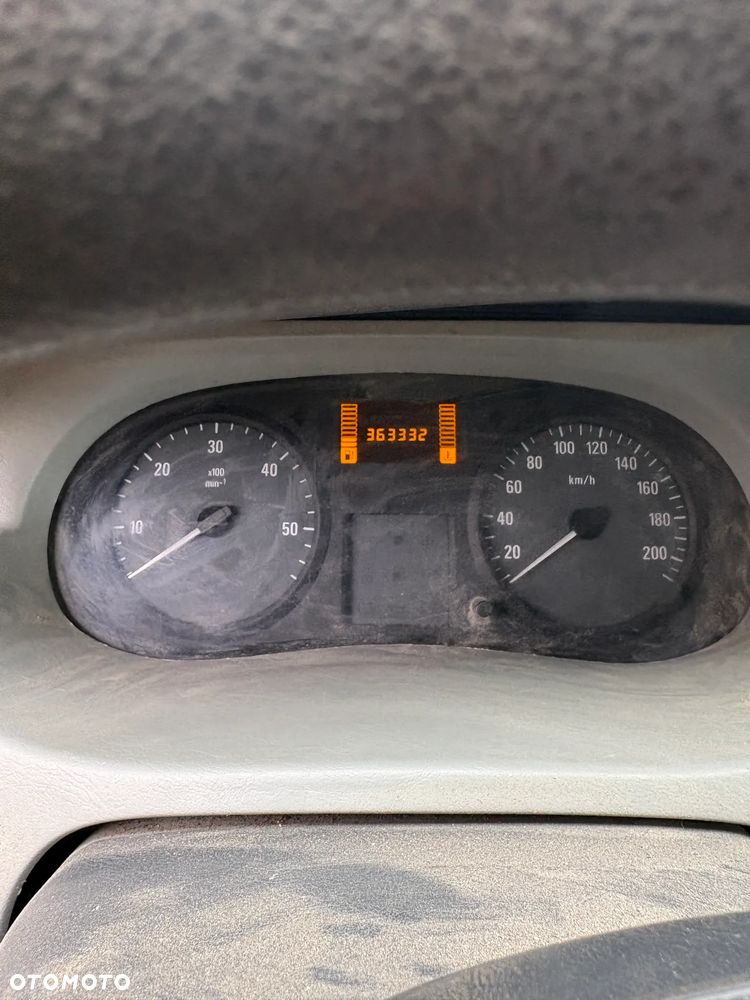 Opel Vivaro - 10