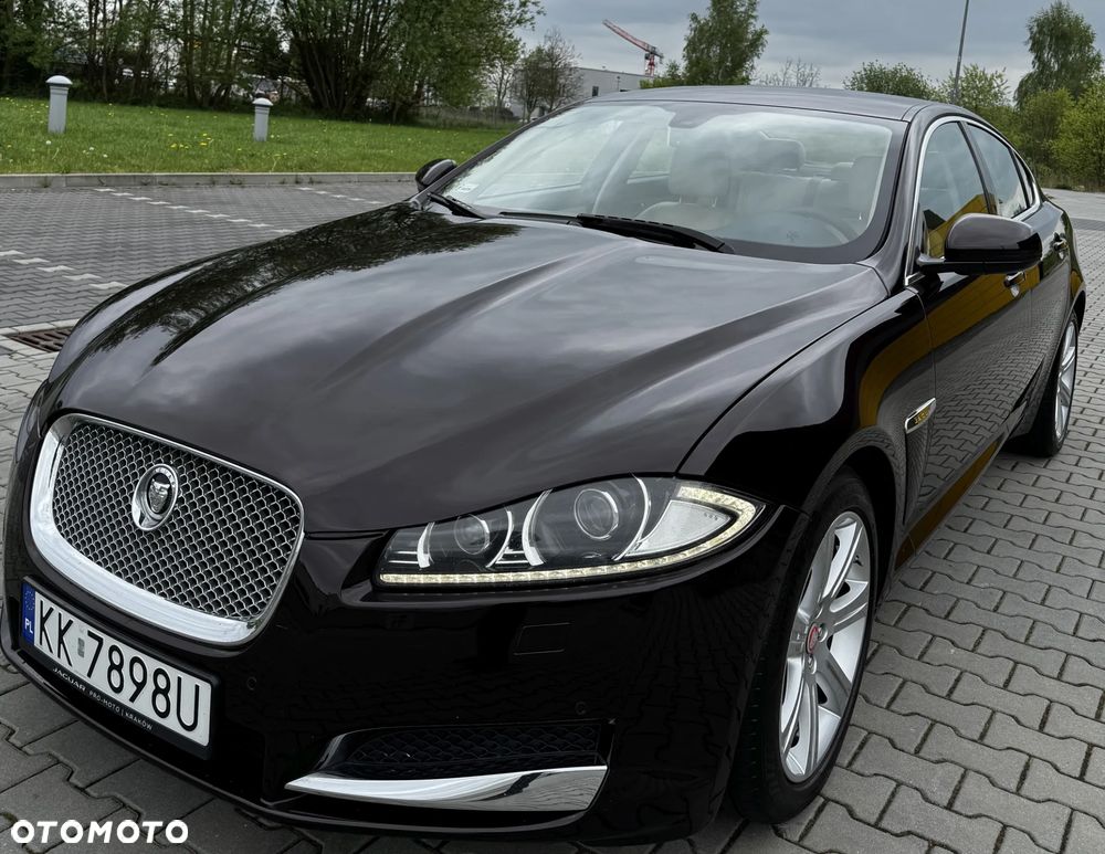 Jaguar XF 2.2 D Premium Luxury - 3